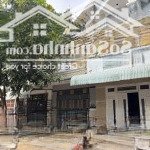 Bán nhà shr trệt lầu gần vincom dĩ an. dt: 64m2. gồm 3pn - 2wc. đường 8m vỉa hè, cây xanh