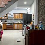 Trung tâm quận 10 - 3 tầng chỉ hơn 4 tỷ giá quá tốt