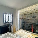 Chủ cần sang ngượng nhà 3 tầng kinh doanh giáp điện biên phủ, ô tô đậu đỗ trước nhà .