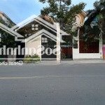 Cho thuê biệt thự góc 2 mặt tiền khu đường dương văn an, khu đô thị an phú, quận 2. lh 0911383889