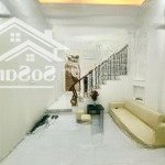 Bán nhà đường láng-lô góc 5 tầng, gần phố - ở sướng, gần mặt phố dt:40m,mt:3.9m -giá :10.8 tỷ