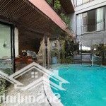 Bán căn biệt thự mới 100% full nội thất cao cấp-khu nghỉ dưỡng siêu đẹp nam việt á đà nẵng.