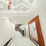 Bán nhà giang biên: gần sát ô tô, giá 5.15 tỷ