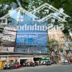 Tuyến metro số 1 thành phố, mặt tiền q1, tòa nhà ngang 13m chỉ 75 tỷ, hđt giá trị 135tr / tháng