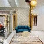 Bân nhà phố tây sơn. dt:28m/3 tầng. ô tô đỗ cửa. nhà đẹp. kinh doanh tốt. giá :6,9 tỷ
