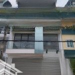 Nhà nguyên căn mt cách mạng tháng 8, p7. dt: 10x25m. 1 trệt 3 lầu suốt. nhà rộng đẹp. giá 70tr.