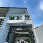 Nhà đẹp sổ sẵn bán lỗ 300tr tặng nt mới cho người ở gần vòng xoay võ văn kiệt