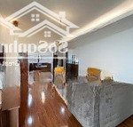 Cho thuê căn hộ 3 phòng ngủ rộng rãi, giá tốt tại e1 ciputra
