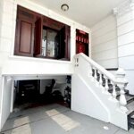Ngay emart phan văn trị - p5 - gò vấp - 5 tầng hầm thang máy - gara ôtô - dt: 5 x 17m - giá : 17,5 tỷ