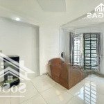 Cho thuê căn hộ studio ban công layout trắng sạch sẽ - gần vòng xoay dân chủ