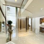Có 1-0-2 bán nhanh duplex sky garden, nhà đẹp, mới 100%.lh: 0917300798 em hằng