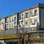 Cho thuê nhà liền kề đường d2a đông đúc hoàn thiện cơ bản tại vinhomes grand park. lh 0828030977