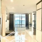 Bán căn hộ 1n + 1 chỉ 2,2 tỷ full nội thất vào ở ngay, sẵn sổ, hỗ trợ trả góp 70%. lh: 0982866903
