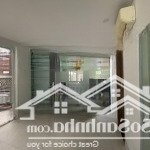 Cho thuê biệt thự tại bùi văn ba, q7, 30 triệu, đi q1 10p