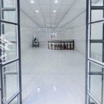 Nhà mới nc cách mạng tháng 8 - 4.2x8m, 2 tầng - 11tr/tháng