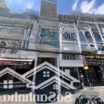 Bán nhà mt âu cơ, p.9, q. tân bình. dt: 8x30m. kc: 5 tầng. hđt: 120tr/th. giá: 43 tỷ tl