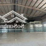 Cho thuê kho xưởng tdtkv 3000m2, xây dựng 1700m2, tại đức hòa long an, đường xe container