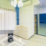 Bán gấp căn hộ tại masteri thảo điền tầng cao thuộc tháp t1 gồm 2 phòng ngủ với diện tích 63m2