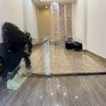 Bán nhà ngay khu chợ vải phú thọ hòa- nhà 3 tầng 3pn- 4wc- giá: 4.5đ