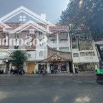 Bán nhà mặt tiền thương hiệu võ văn tần, quận 3 - dt: 9x15m - 5 tầng - hđt: 320 triệu - giá: 50 tỷ