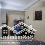 Nhà dân đang ở làm ăn thành công muốn bán ra ở đô thị