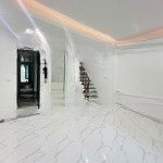 Chủ cần tiền bán gấp nhà giáp bát 49m2 x 6 tầng thang máy x 6.5m mặt tiền, giá đầu tư