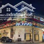 Cho thuê căn góc ngã 3 phố tràng tiền - ngay gần kem tràng tiền cực đông giới trẻ và khách du lịch