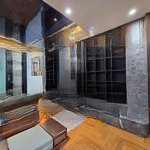 Bán căn nhà 7tầng phố ngọc lâm, 47m2 mt 4.1m, gara ôtô thang máy, đường rộng thông, full nội thất