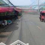 Tôi chính chủ cần bán gấp lô đất mặt tiền chợ đầu mối, dân cư đông đúc, sổ sẵn, giá 20tr/m2 còn bớt