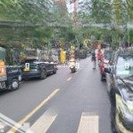 Bán nhà mặt ngõ sầm uất như mặt phố ở duy tân - kinh doanh rất tốt - vị trí đắc địa - hè rộng