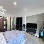 Nhà đẹp full nội thất tân quy q7 dt : 4x16,5m trệt + 3 lầu + 5pn + 6wc ( thang máy )giá : 16,5tl