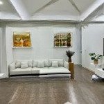 Cho thuê căn hộ 2pn có lot ô tô tại chung cư nam cường - hoàng quốc việt, vào ở luôn, căn góc đẹp