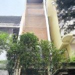 Nhà rất lô góc rất đẹp phố nguyễn ngọc vũ