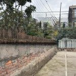 2 mặt thoáng đường rộng 2 ô tô tránh nhau. có thể tách thành 2 lô.