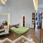 Biệt thự lô góc 2 mặt tiền - vị trí đẹp - hiếm - 200m2 - bình trưng tây - quận 2