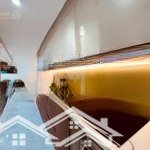 Chuyển nhà để thuận tiện cv nên mình cần bán căn 3 ngủ, tòa udic, n04 hoàng đạo thúy, 11 tỷ