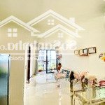Chính chủ cho thuê nhanh căn hộ cao cấp 2 phòng ngủ full nội thất quận 7, giá hấp dẫn ở liền
