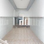 Nhà xóm chiếu q4- 72m2 nở hậu- 2 lầu - sân rộng - ko qh-chỉ 5 tỷ nhỉnh