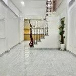 Bán nhà bằng liệt khu linh đàm 36m2 5 tầng ngõ to nội thất đẹp 6.9 tỷ