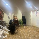 Cho thuê mặt tiền đường tân thành ,đối diện trường đại học văn lang, giá 10tr/ tháng