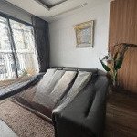 Ch 2 ngủ, 1 vệ sinh, diện tích: 58m2, tầng trung cao. giá bao cả trục: 1xtr/thang,full đồ