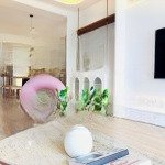 độc quyền bán căn hộ cảnh viên 1 view công viên thoáng mát. dt 120m2, 3pn, 3wc, lh 0936711661