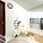 Cho thuê căn hộ 1 phòng ngủ tách bếp cửa sổ,thang máy, 4 người 4 xe, ngay sân vận phú thọ q10