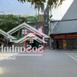 Chính chủ bán nhà mặt đường 422b, mặt tiền 6,1m, nhà 3 mặt thoáng, phù hợp an cư và kinh doanh