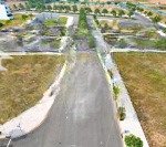 Bán lô đất thổ cư đường mặt tiền 24m dt 120m2 có sổ hồng giá 2 tỷ 4 gần chợ đệm. gọi đi 0904943862