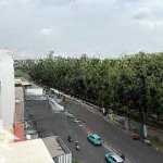 Bán nhà q3- 2 mặt tiền lý thái tổ 2 chiều, lề 5m- 5 tầng 77m2 thang máy- định giá 25 tỷ. 0933910039
