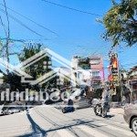 Quá hót - nhà 3 tầng mặt tiền - có gara ô tô -gần vành đai 2 -dt : 82m2 giá 7 tỷ nhỉnh