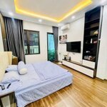 Bán nhà.tứ liên tây hồ.6 t thang máy.ô tô đỗ cửa.giằ 13,6 tỷ
