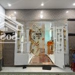 Nhà đẹp xung quanh đầy đủ tiện ích