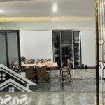 Mặt phố hoàng quốc việt, 70m2x6t, kd đỉnh, vỉa hè đá bóng, 2 mặt tiền thoáng, giá 3x tỷ có tl